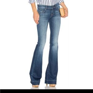 Brand new NWT J Brand Love Story Decoy size 25 jeans with 70s vintage vibes